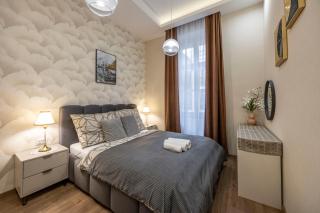 Exclusive n' Grand City Center Residence with 5 BEDRMS - 5