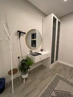شقة غرفه وصاله بتصميم مودرن وفندقي - Riad - 3