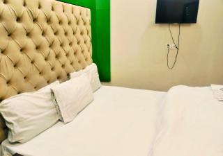 Dove Inn Hotel, johar Town, nearest Shoukat Khanum Hospital LHR - Lahore - 4