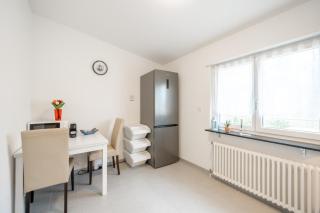 Private 5 bedroom- No Quiet Hours - 2