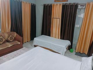 Navbharat Homestay - Faizābād - 2