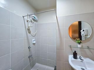 1BR Condotel Ridgewood Towers Taguig City #RW16 - Manila - 4