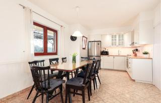 Five-Bedroom Holiday Home In Blato Na Cetini - Blato na Cetini - 8