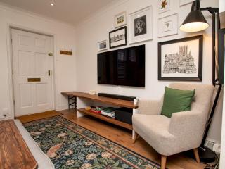 Pass the Keys Charming 2-Bedroom Cottage in Historic Lincoln - Lincoln - 4