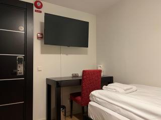 Injoy Compact Hotel Solna - Solna - 3