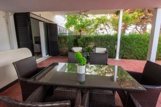 Large Veranda 2BR Walk to Beach - 7