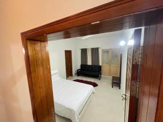 2bed fully furnished apartment savoy F11 - 4