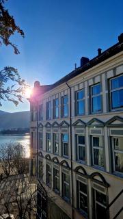 Jugend City Retreat - Ålesund Apartment - 8