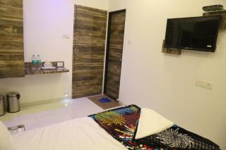HOTEL MAGNUM AIRPoRT T-2 - Mumbai - 2