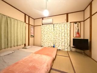 6 minutes by train to Shinsaibashisuji Shopping Street - Osaca - 2