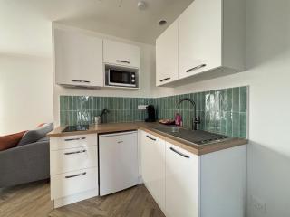 Champ de blé Apt neuf indépendant dans maison contemporaine plain pied décoration soignée tout confort terrasse aménagée, grand terrain parking privé à 15 mn de Caen et 10 mn deBayeux proche plages du débarquement - Loucelles - 8