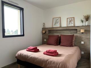 Champ de blé Apt neuf indépendant dans maison contemporaine plain pied décoration soignée tout confort terrasse aménagée, grand terrain parking privé à 15 mn de Caen et 10 mn deBayeux proche plages du débarquement - Loucelles - 7
