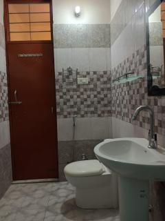 Kavita's Home Stay - Lucknow - 9