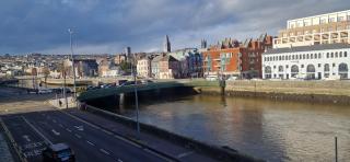 Spacious Riverside 2Bd Mid City - Above Bar&Venue - Cork - 6