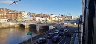 Spacious Riverside 2Bd Mid City - Above Bar&Venue - Cork - 8
