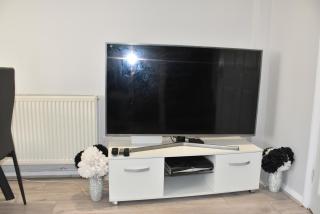 2 Bedroom semi-detached house Luton - Luton - 9