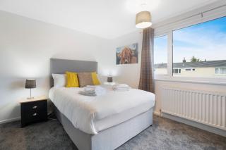 NEW! 3BR in Traynor Square - - 8