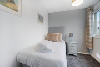 NEW! 3BR in Traynor Square - - 6