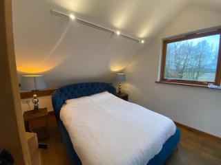 Charming 2-Bedroom Cottage in Cambridgeshire - 2