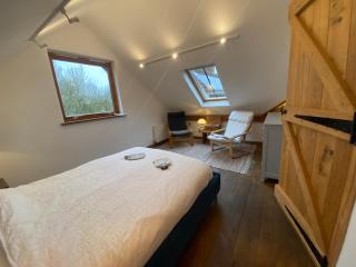 Charming 2-Bedroom Cottage in Cambridgeshire - 3