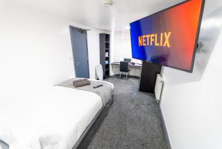 Equipped Compact Studios next to UOB and QE Hospital! - Birmingham - 1
