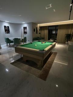 Elegant Garden & Pool View 2-BR Apt - Silverpalm - 8