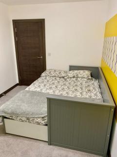 2 Bed Apt 2 bathroom 2 freeparking by station - 3