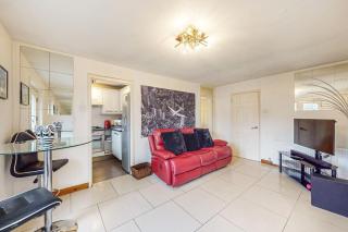1-BR Flat with Easy Tube Access Nine Elms - Londra - 0