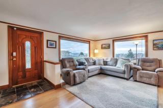 5 Mi to Dtwn Seattle Home with Ocean and City Views - 0