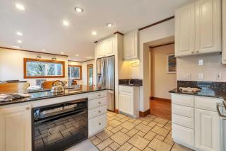 5 Mi to Dtwn Seattle Home with Ocean and City Views - 2