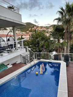Entire villa with pool sea and mountain views - Sitges - 8