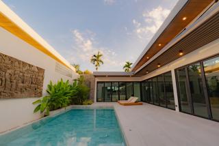 Fully renovated Pool Villa 4BR Bangtao and Layan Beach in Cheong Thalea, Phuket - - 8