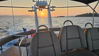 Superbe yacht dans le port de Cannes - 5