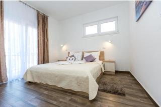 Apartments & Rooms Jure - - 3