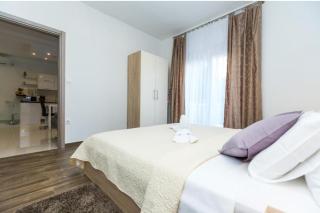 Apartments & Rooms Jure - 7