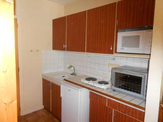 Studio 2 pers avec balcon est spacieux, centre station proche thermes et télécabine, parking inclus - FR-1-512-151 - Brides-les-Bains - 7