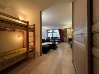 Appartement spacieux 8 pers avec balcon, parking et WiFi, proche centre et thermes - FR-1-512-214 - Brides-les-Bains - 2
