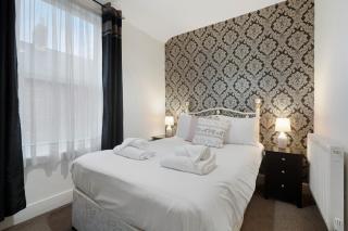 NEW! 5BR in Queen Street - 7