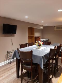 Cozy 2 Beds Basement Suite - 3