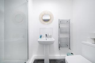 Affordable 1 & 2 Bed Apartments in Slough, Great Heathrow Location - 3