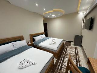 The Pyramids Crypt Inn - 1