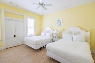 Deluxe Queen at the Curry Mansion - Parking & Heated Pool! - Key West - 7