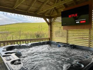 PRIVATE LUXURY Barn Stay with Hot Tub and OUTDOOR ENTERTAINMENT, YORKSHIRE DALES SLEEPS 10! - Airton - 8