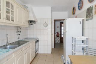Dona Ana Beach Apartment - Lagos - 5