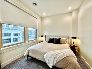 Condo B - Gallery Suite - Downtown Marion - 1