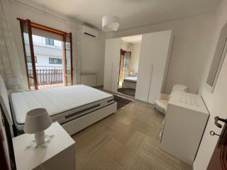 Appartamento con terrazzo - Fondi - 3