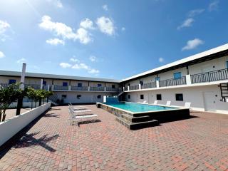 Bon Bini Suites - 9