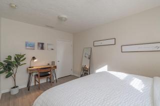 University Suite "B" - 4