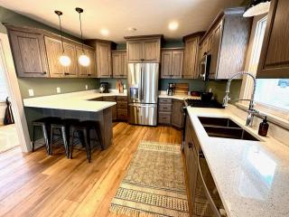 Tippecanoe Lakefront Classic Cottage - 7
