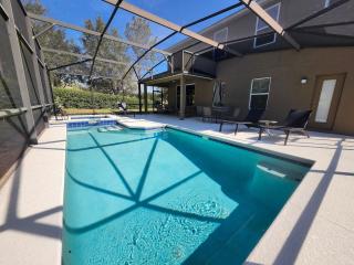 Incrível casa 5BD/5BA com piscina perto da Disney - 7